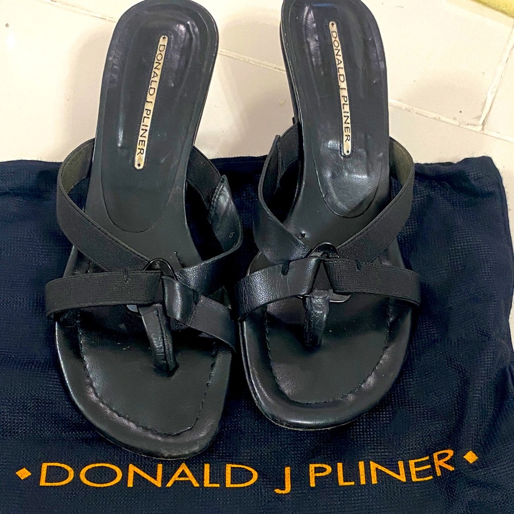Donald J. Pliner Black Sandal